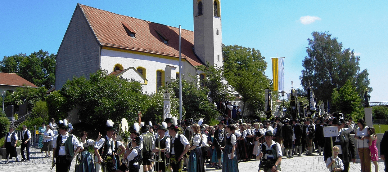 Pfarrkirche Dorfplatz