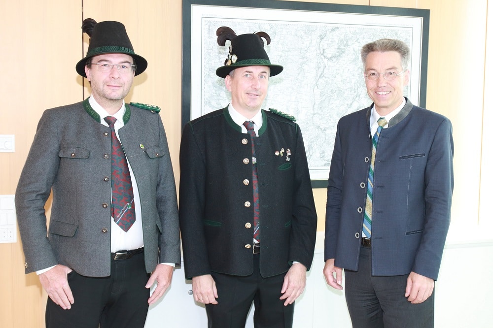 Schützengau Rosenheim feiert 100-jähriges Jubiläum, Besuch beim Landrat
